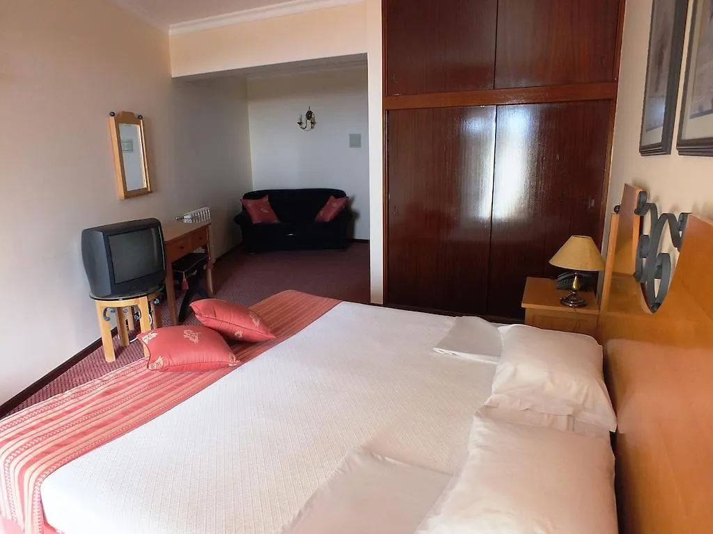 Hotel Pico Da Urze - Paul Da Serra Calheta